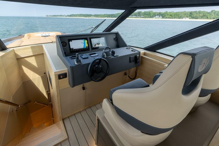 2025 Steeler Bronson 67 Beachclub