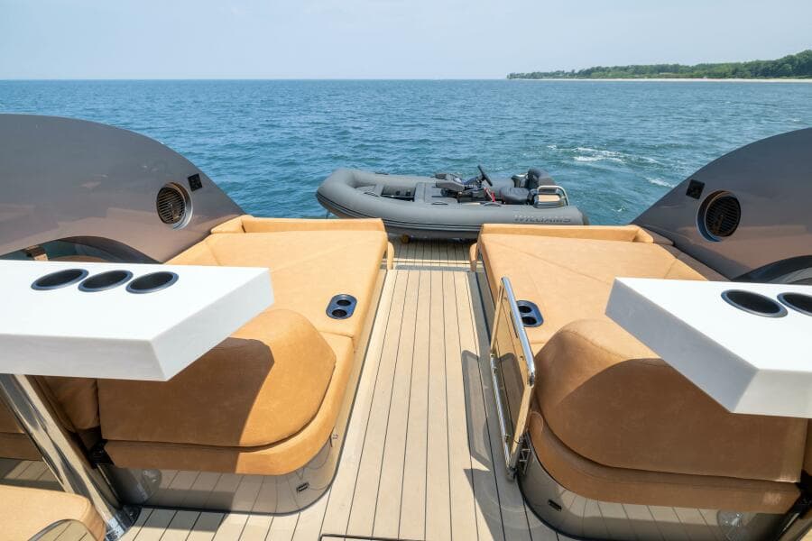 2025 Steeler Bronson 67 Beachclub