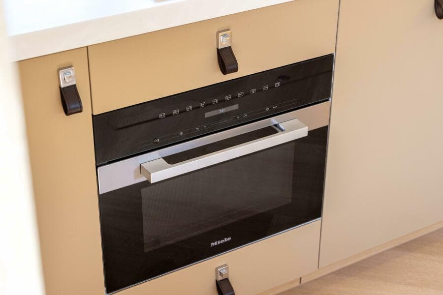 2025 Steeler Bronson 67 Beachclub