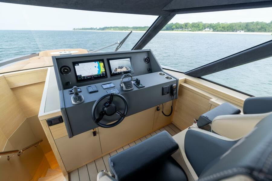 2025 Steeler Bronson 67 Beachclub