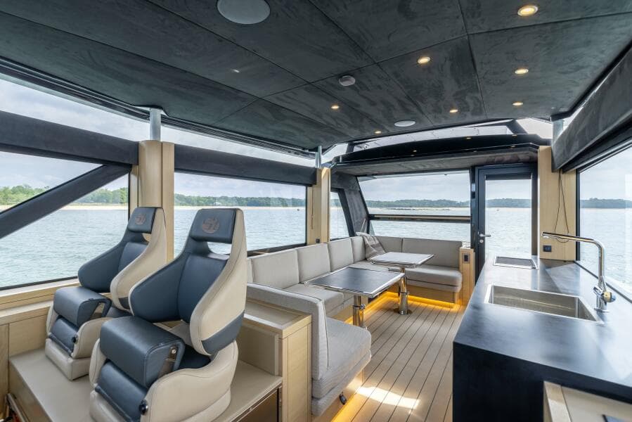 2025 Steeler Bronson 67 Beachclub