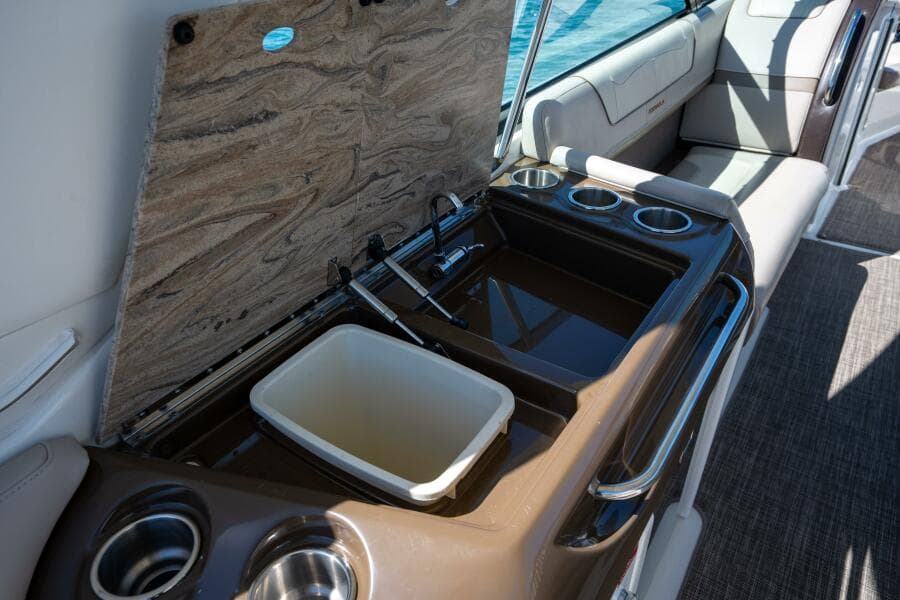 2018 Formula 350 Crossover Bowrider OB