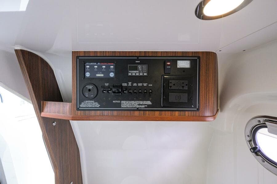 Pursuit 32 - Control Panel