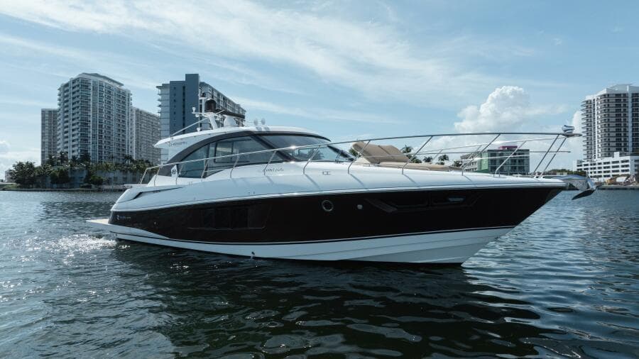 2016 Cruisers Yachts 45 Cantius