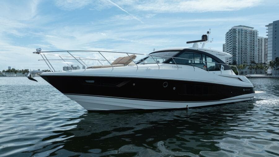 2016 Cruisers Yachts 45 Cantius