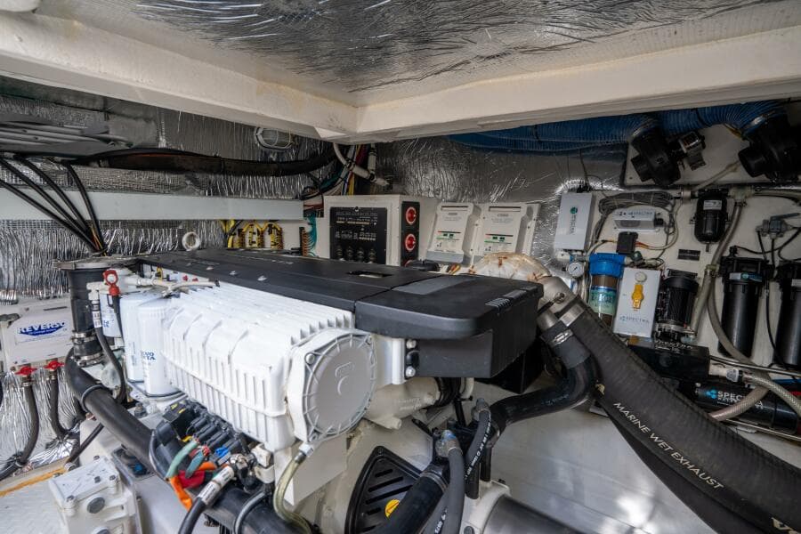 2016 Cruisers Yachts 45 Cantius