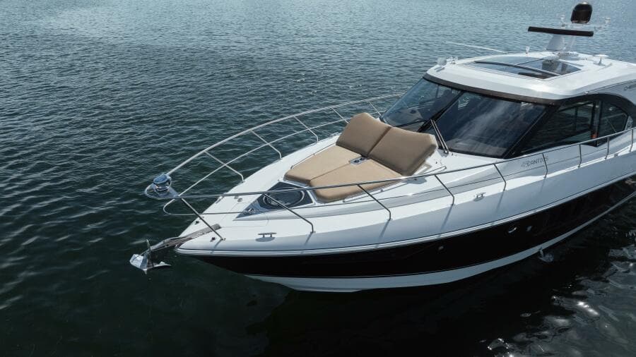 2016 Cruisers Yachts 45 Cantius