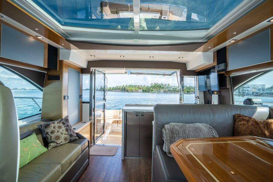 2016 Cruisers Yachts 45 Cantius