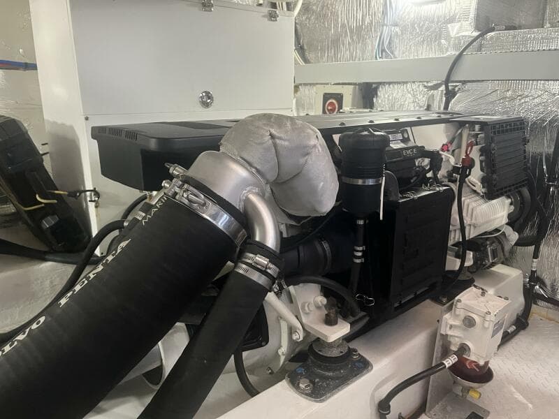 2016 Cruisers Yachts 45 Cantius