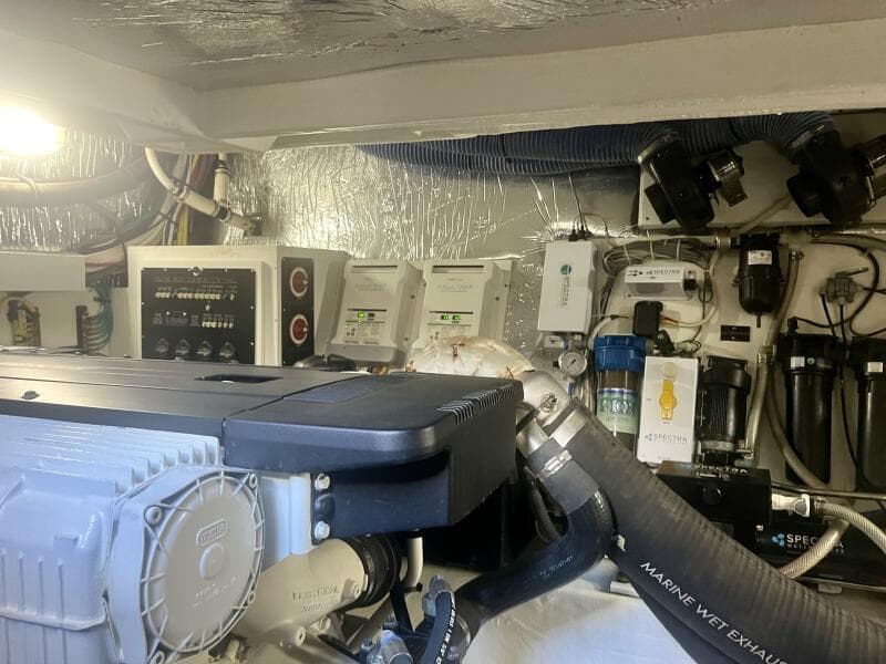 2016 Cruisers Yachts 45 Cantius