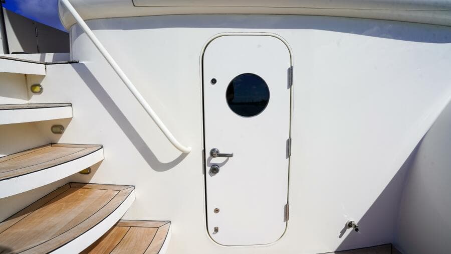 2004 Lazzara Yachts 80 SL