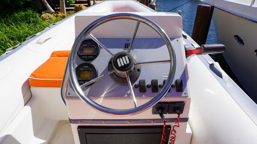 2004 Lazzara Yachts 80 SL