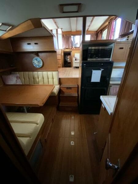 1987 President 41 Double Cabin Motor Yacht