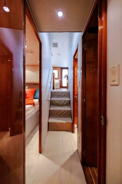 2005 Hatteras 50 Convertible