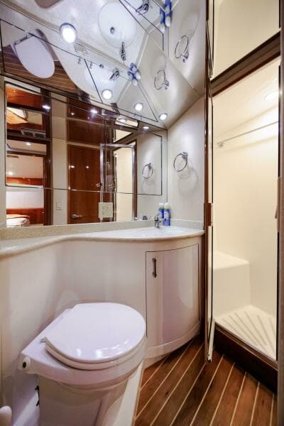 2005 Hatteras 50 Convertible