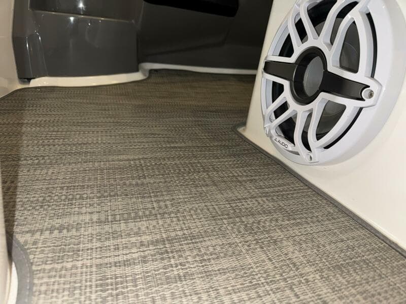 2005 Cruisers Yachts 420 Express