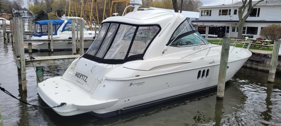 2005 Cruisers Yachts 420 Express