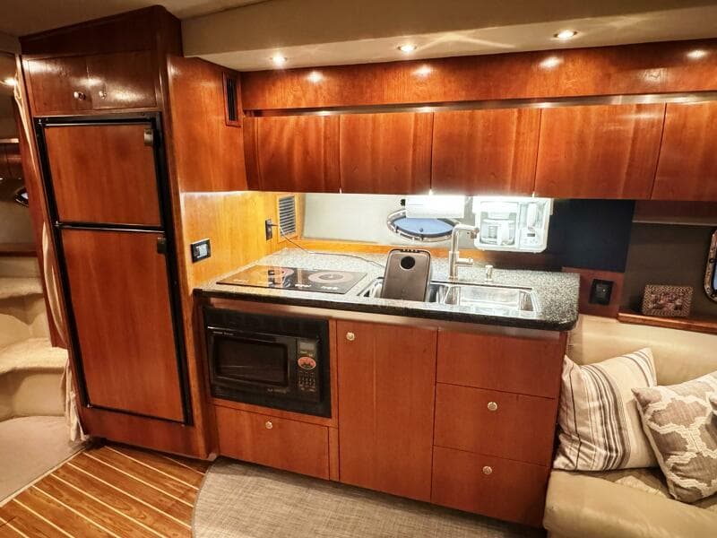 2005 Cruisers Yachts 420 Express