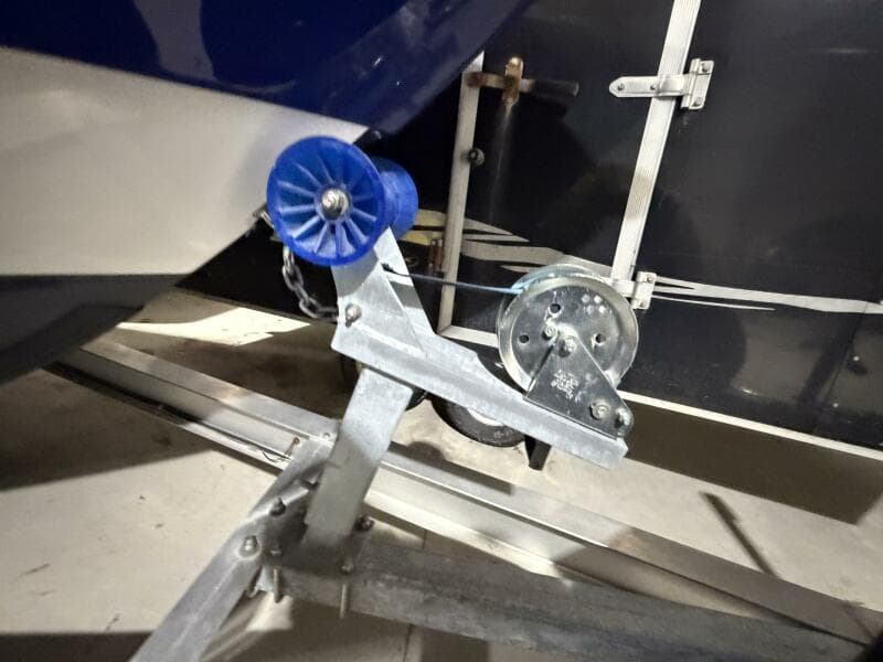 2016 Everglades 230 Center Console