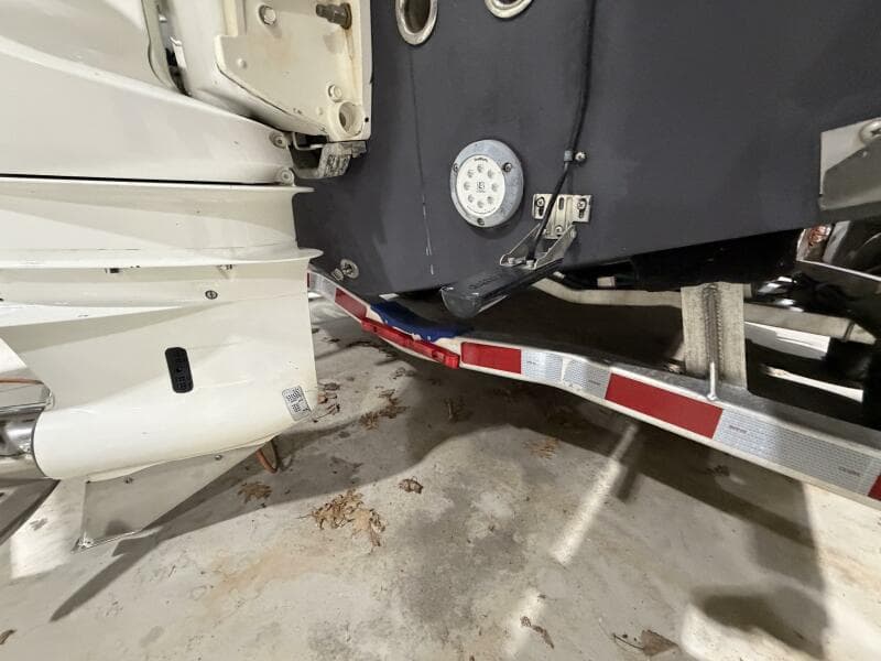 2016 Everglades 230 Center Console