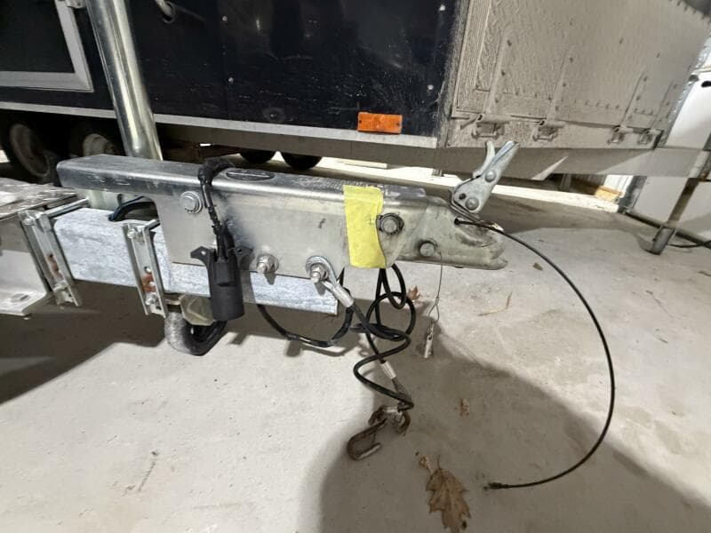 2016 Everglades 230 Center Console