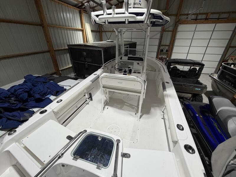 2016 Everglades 230 Center Console