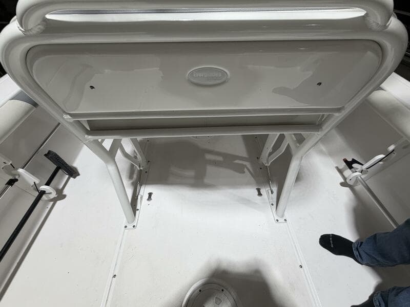 2016 Everglades 230 Center Console