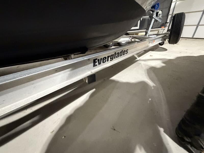 2016 Everglades 230 Center Console
