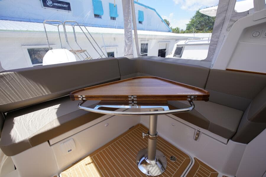 Nimbus Weekender 9 Command Deck