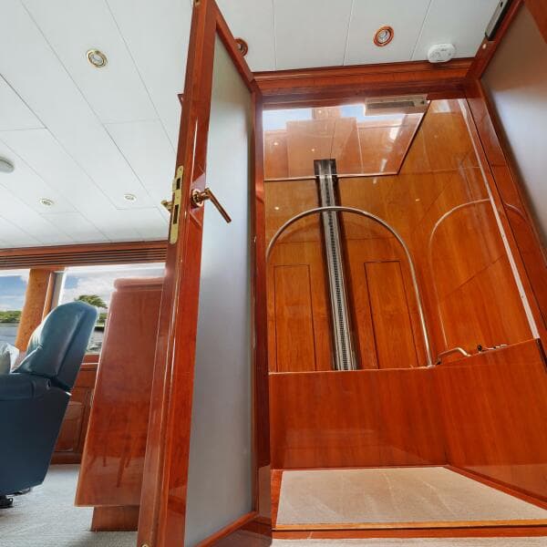 2003 Hargrave Sky Lounge