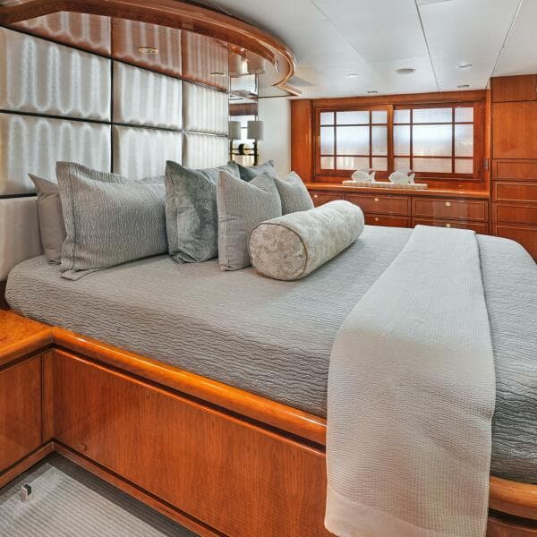 2003 Hargrave Sky Lounge