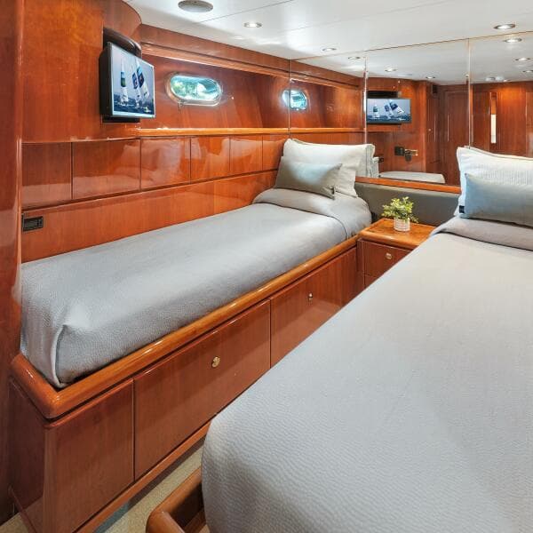 2003 Hargrave Sky Lounge