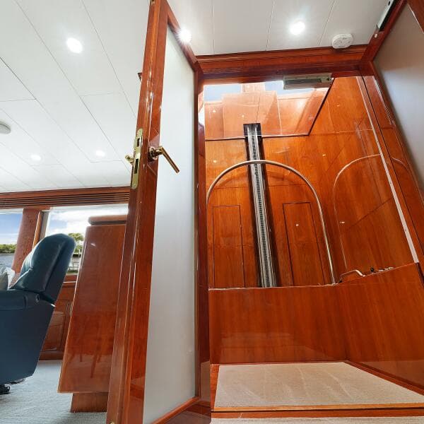 2003 Hargrave Sky Lounge