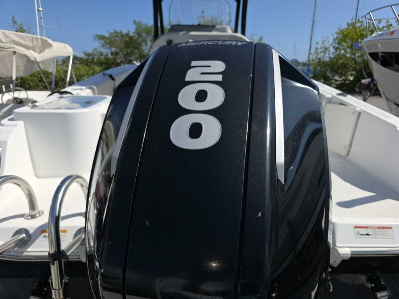 2022 Wellcraft 222 Fisherman