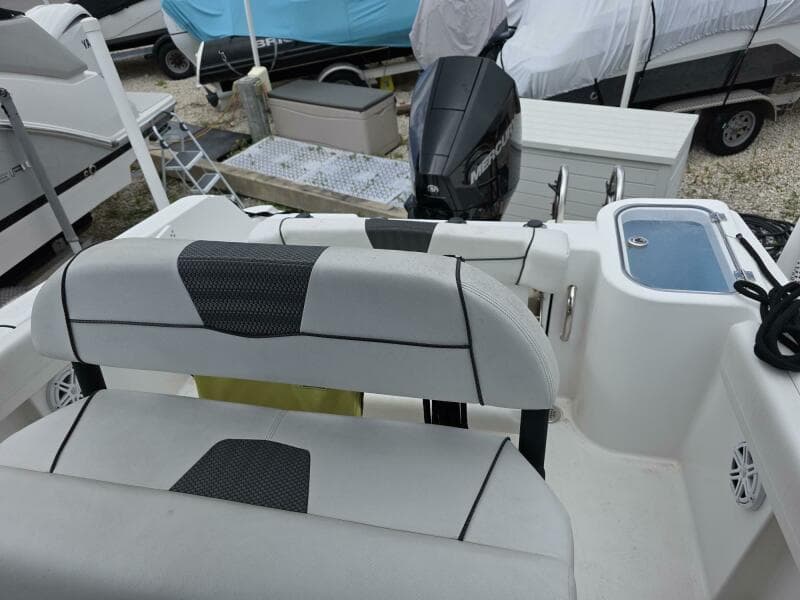 2022 Wellcraft 222 Fisherman