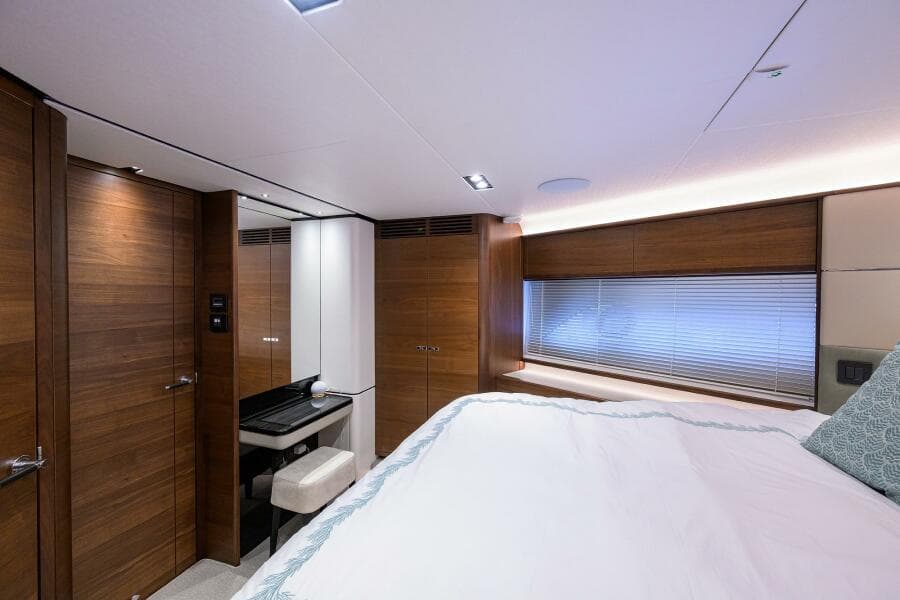 Princess Y78 - Janie II - Stateroom