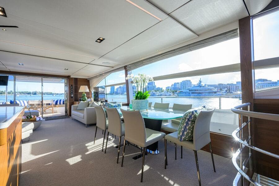 Princess Y78 - Janie II - Dining