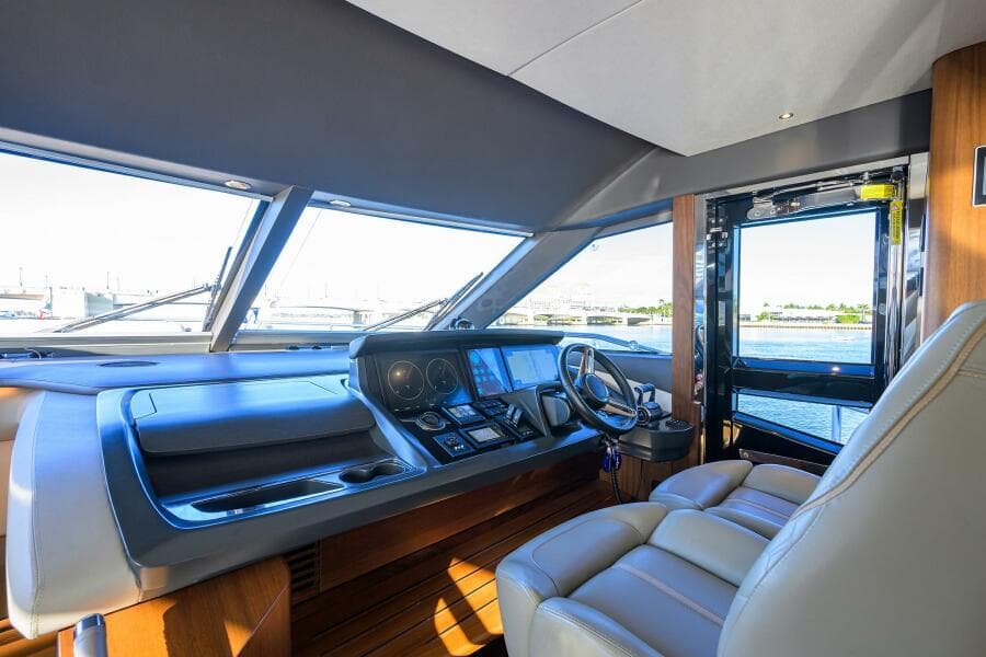 Princess Y78 - Janie II - Lower Helm