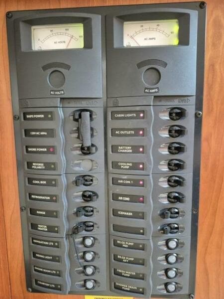 2004 Riviera 4000 Offshore