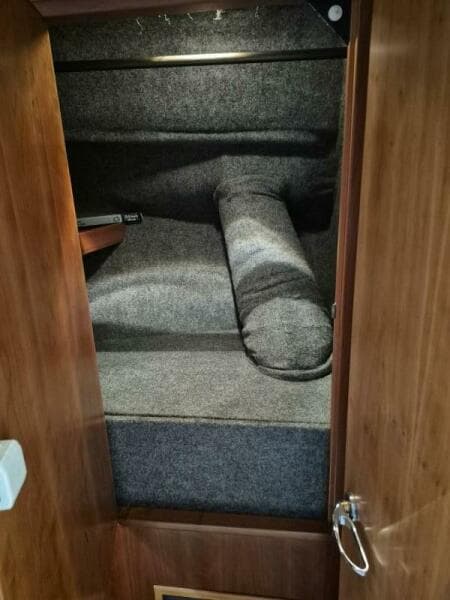 2004 Riviera 4000 Offshore