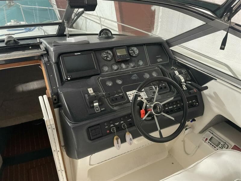 1993 Sea Ray 300 Weekender