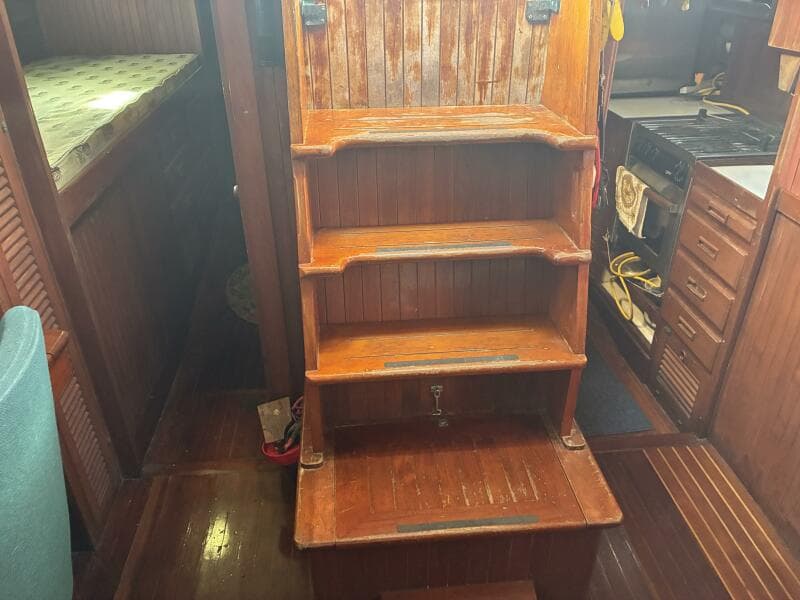 1983 Vagabond 42 Ketch