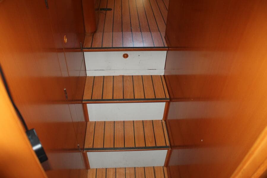 2004 Lagoon 43 Power Cat