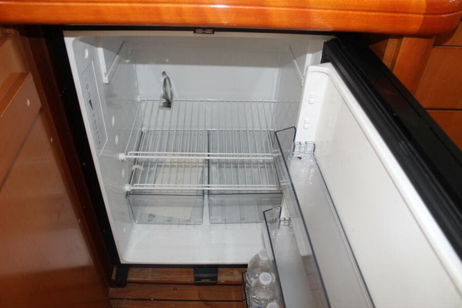 2004 Lagoon 43 Power Cat