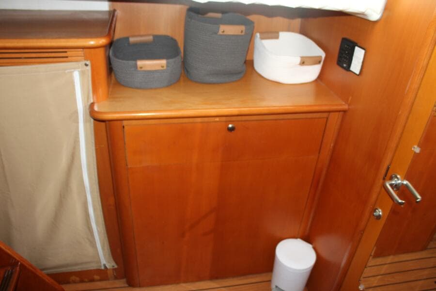 2004 Lagoon 43 Power Cat