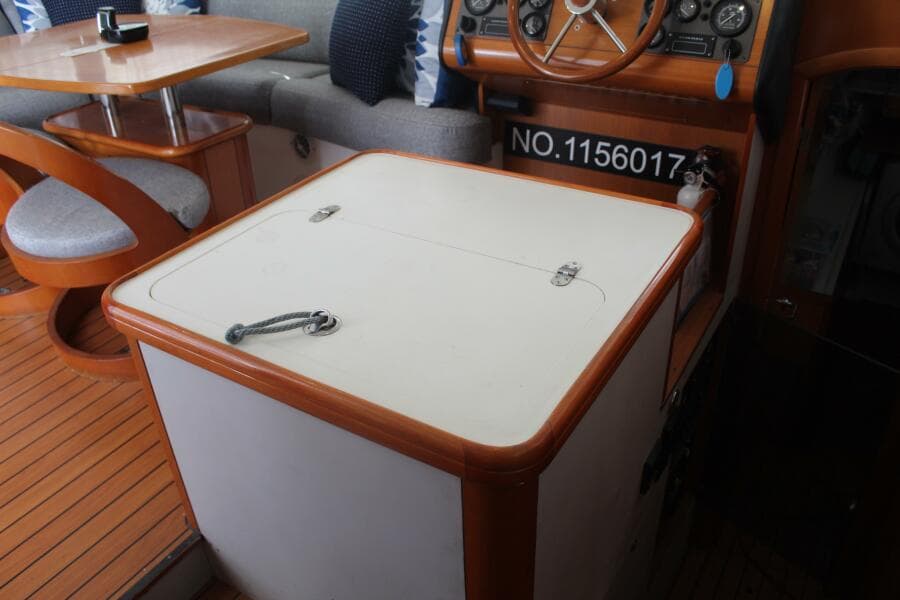 2004 Lagoon 43 Power Cat