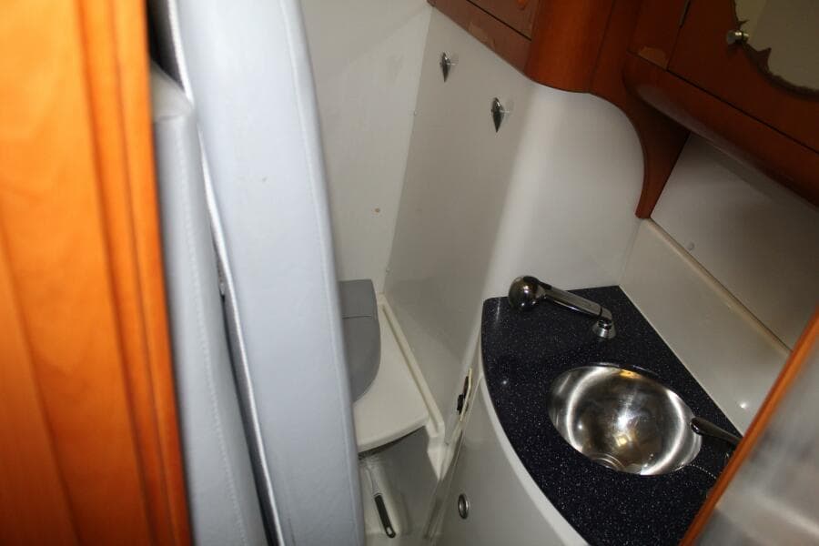 2004 Lagoon 43 Power Cat