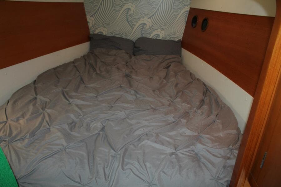 2004 Lagoon 43 Power Cat