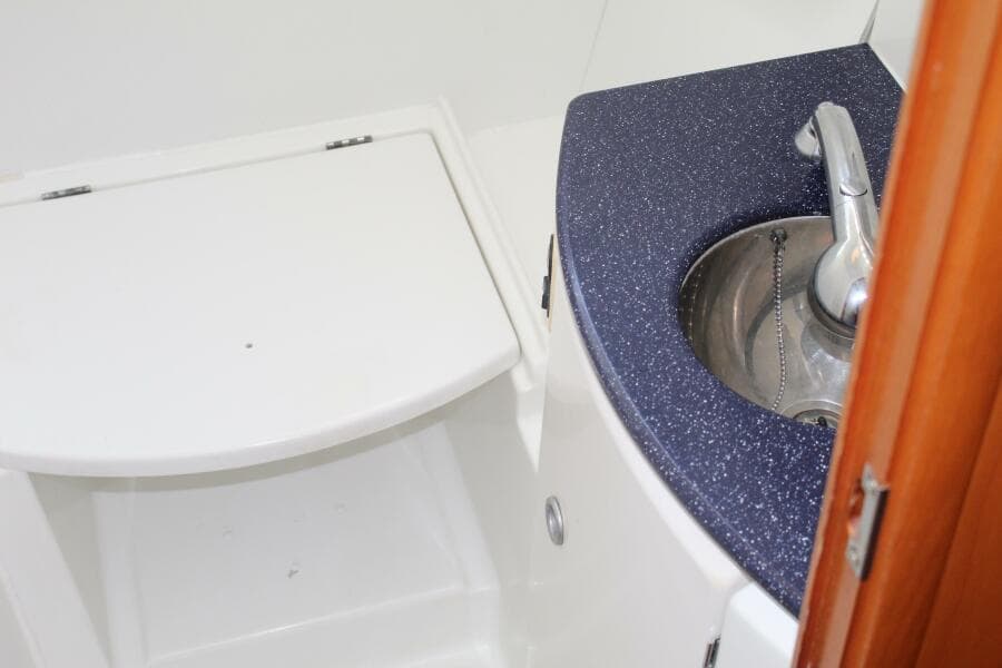 2004 Lagoon 43 Power Cat