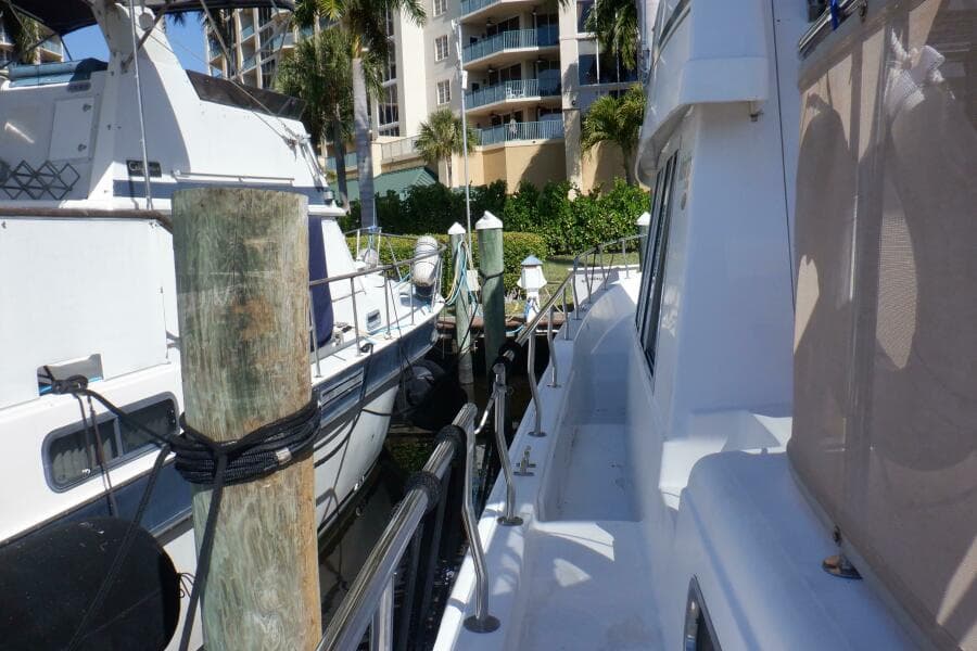 2002 Mainship 430 Trawler